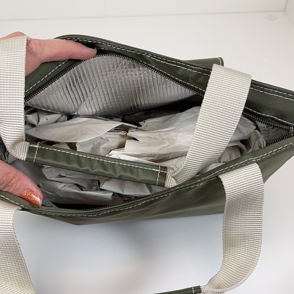 NWT Let’s Do Lunch Insulted Lunch Bag in Olive Green - Picture 3 of 9